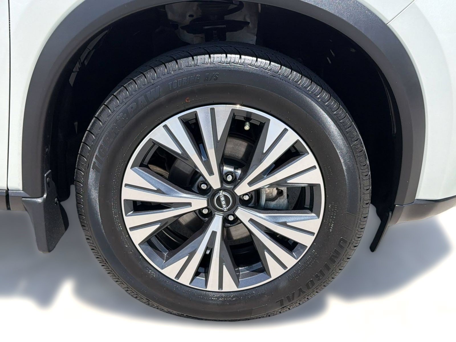 Used 2023 Nissan Rogue SV FWD image 13