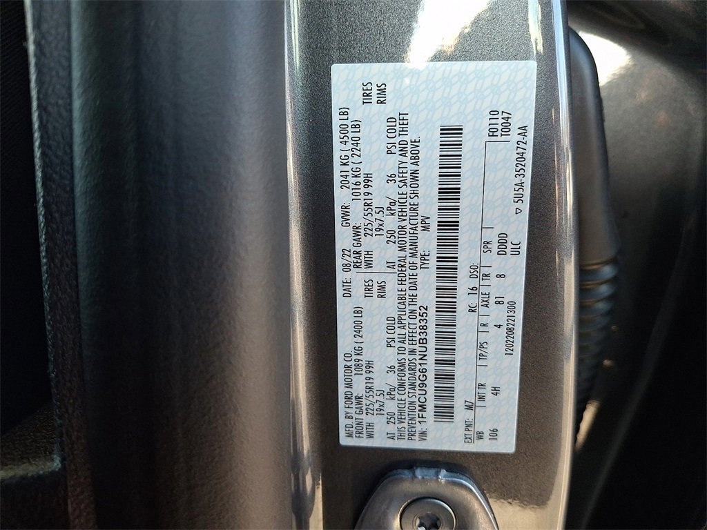 Certified 2022 Ford Escape SE w/ SE Sport Appearance Package image 27