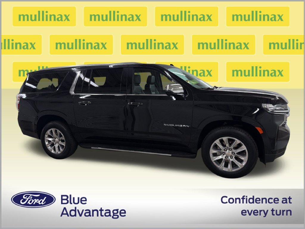 Used 2024 Chevrolet Suburban Premier RWD image 2