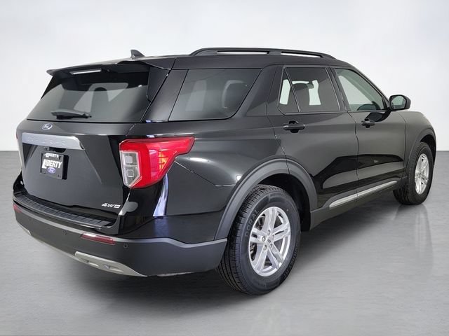 Certified 2023 Ford Explorer XLT w/ Equipment Group 202A AWD/4WD image 3