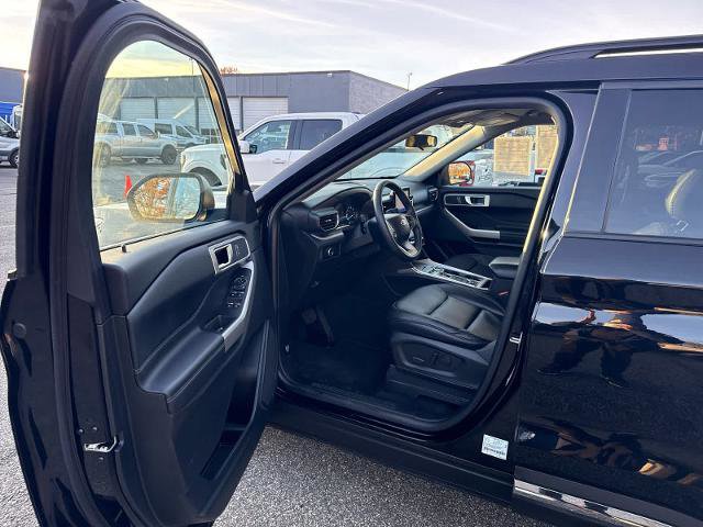 Certified 2023 Ford Explorer XLT w/ Equipment Group 202A image 6