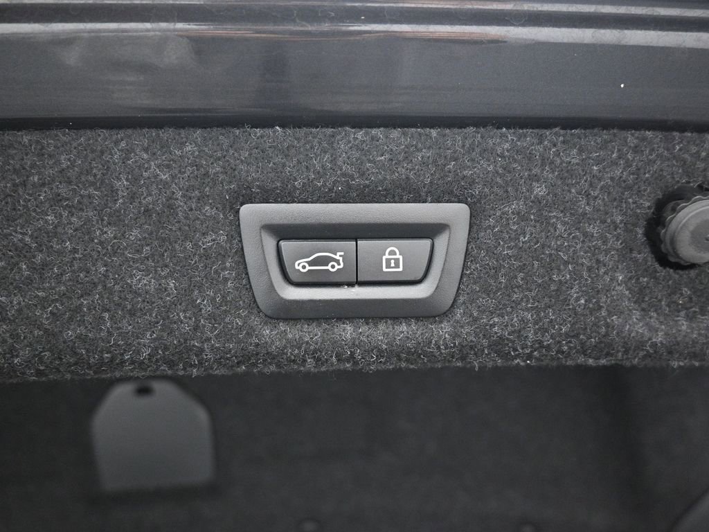 Used 2019 BMW 530e w/ Convenience Package image 26