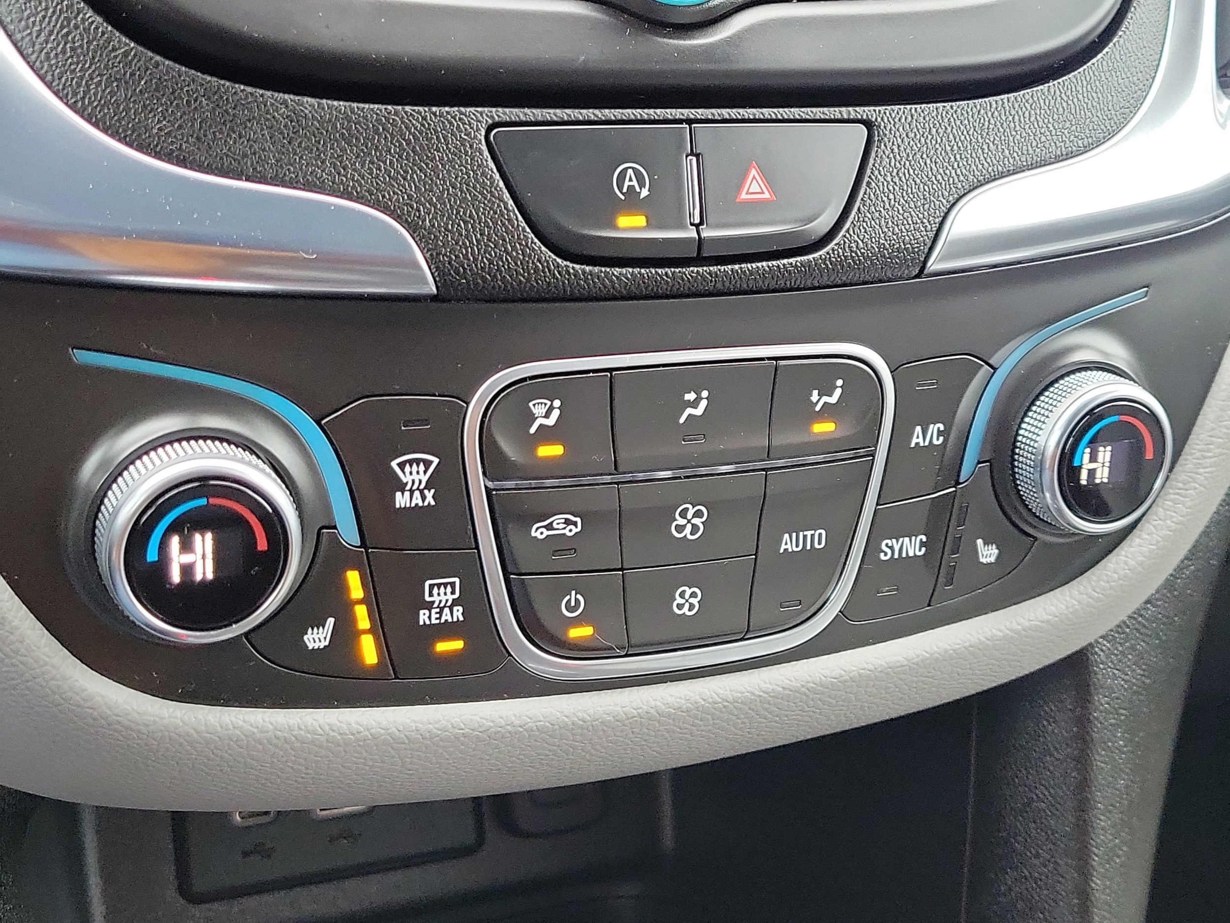 Used 2022 Chevrolet Equinox LT FWD image 30