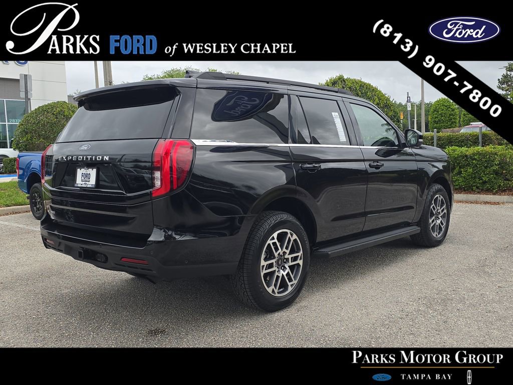 Certified 2025 Ford Expedition Active image 4