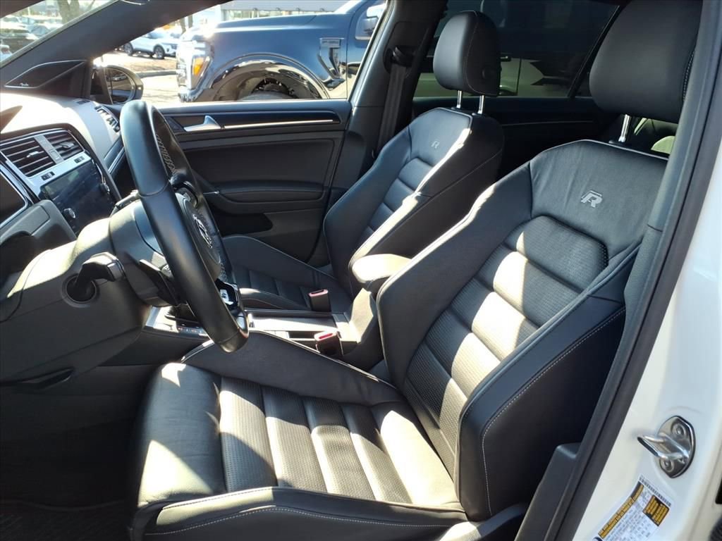 Used 2018 Volkswagen Golf R 4-Door image 18