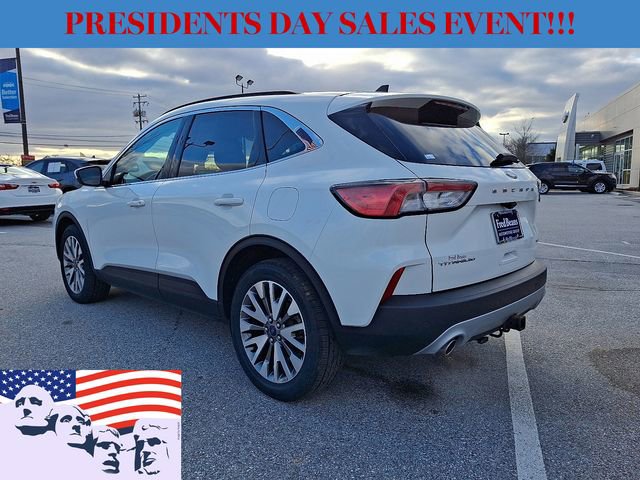Certified 2022 Ford Escape Titanium w/ Class II Trailer Tow Package image 7
