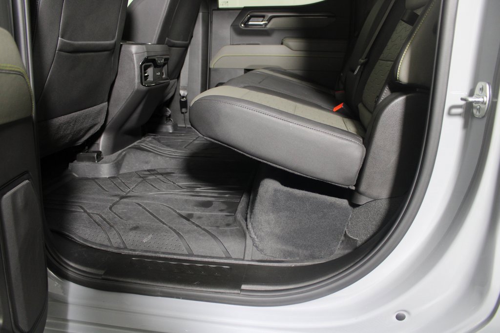 Used 2025 Chevrolet Silverado 1500 ZR2 w/ Technology Package image 12