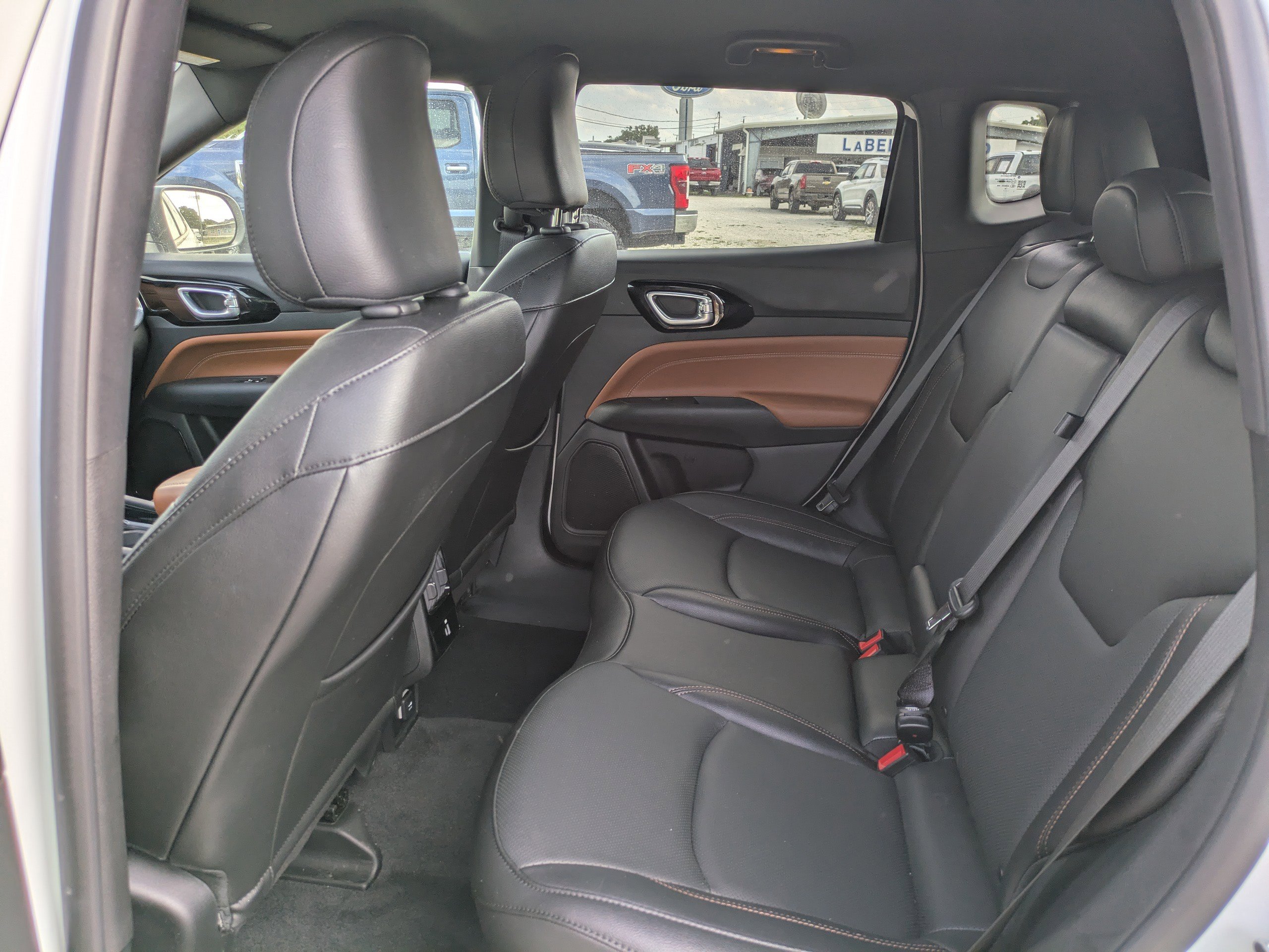 Used 2024 Jeep Compass Limited w/ Elite Group AWD/4WD image 12