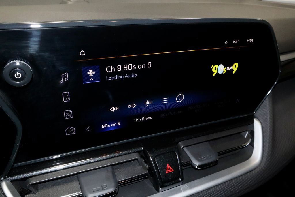 Used 2024 Chevrolet TrailBlazer LT w/ LT Cold Weather Package FWD image 3