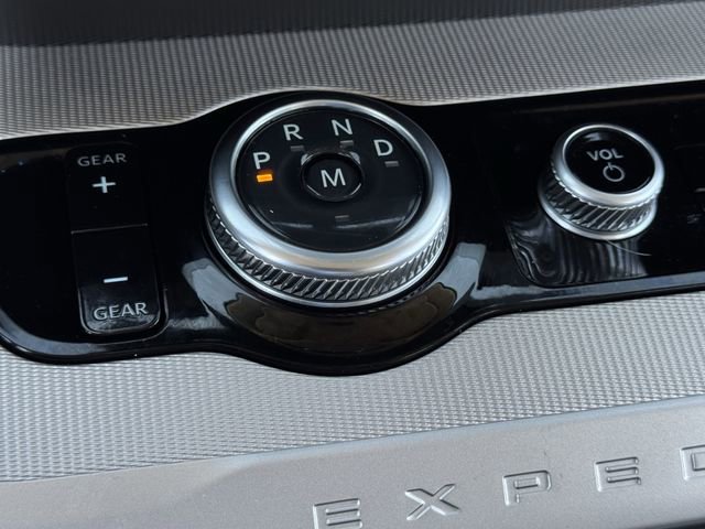 Certified 2025 Ford Expedition Active AWD/4WD image 21