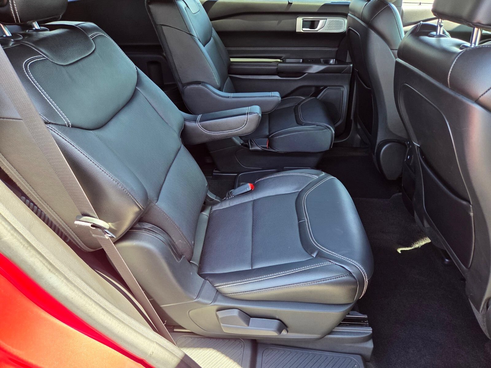 Certified 2020 Ford Explorer ST w/ Premium Technology Package AWD/4WD image 16