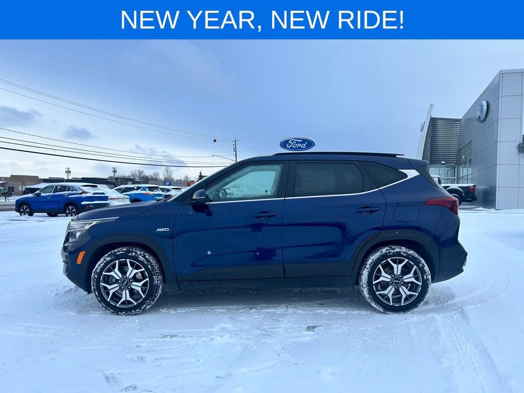 Used 2023 Kia Seltos EX image 3