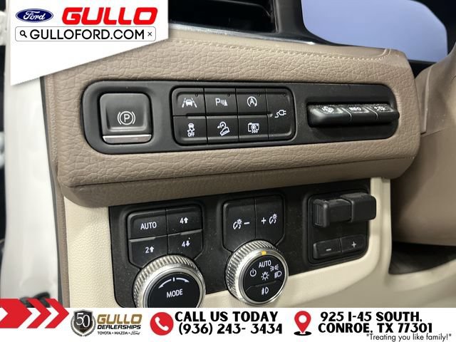 Used 2022 GMC Yukon XL Denali w/ Denali Premium Package AWD/4WD image 21