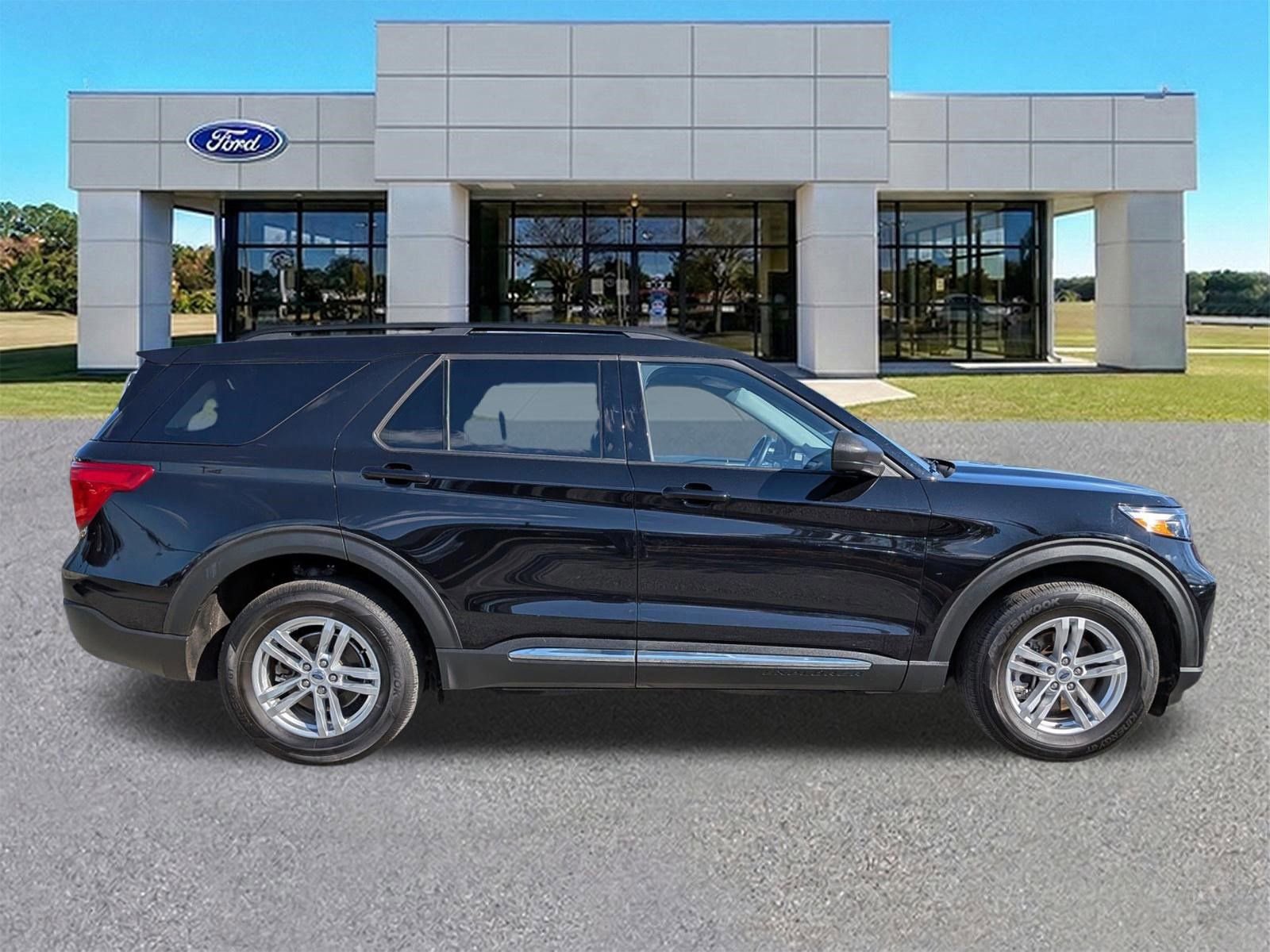 Certified 2023 Ford Explorer XLT w/ Equipment Group 202A image 6