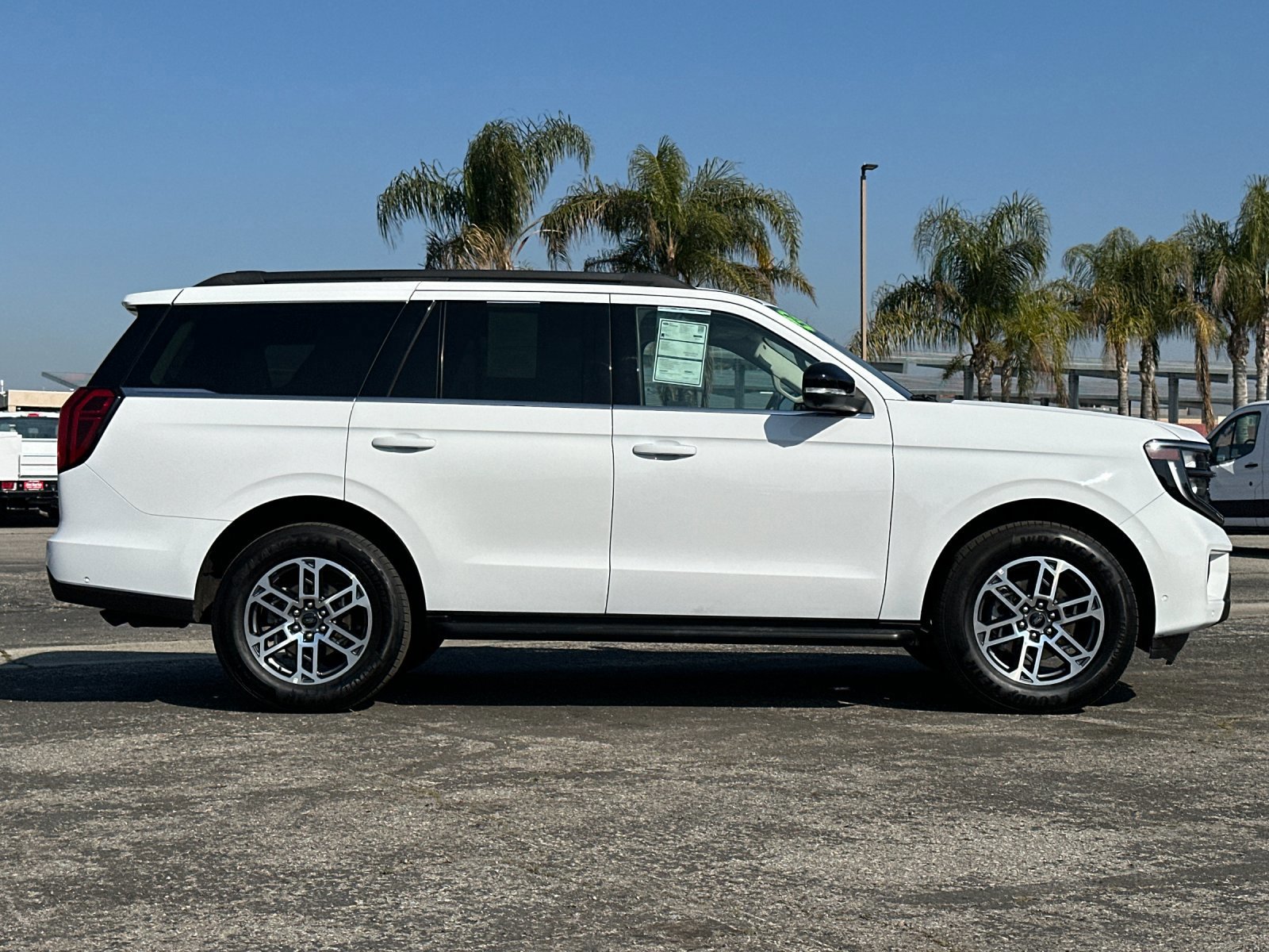 Certified 2025 Ford Expedition Active image 6