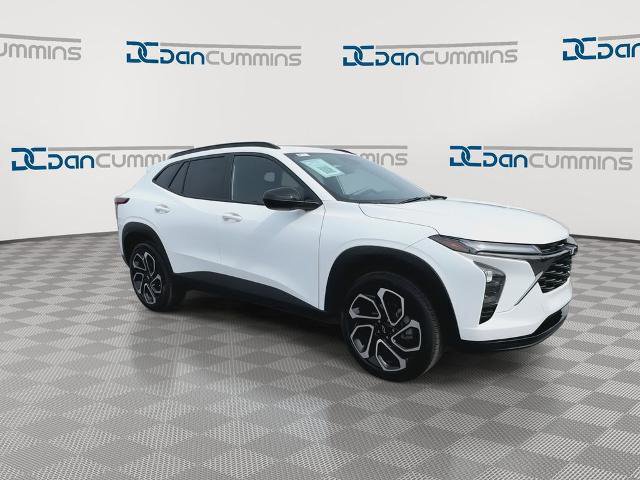 Used 2025 Chevrolet Trax RS w/ Sunroof Package image 8