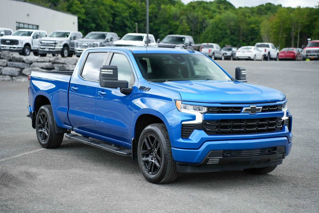 Used 2024 Chevrolet Silverado 1500 RST w/ Z71 Off-Road Package AWD/4WD image 3