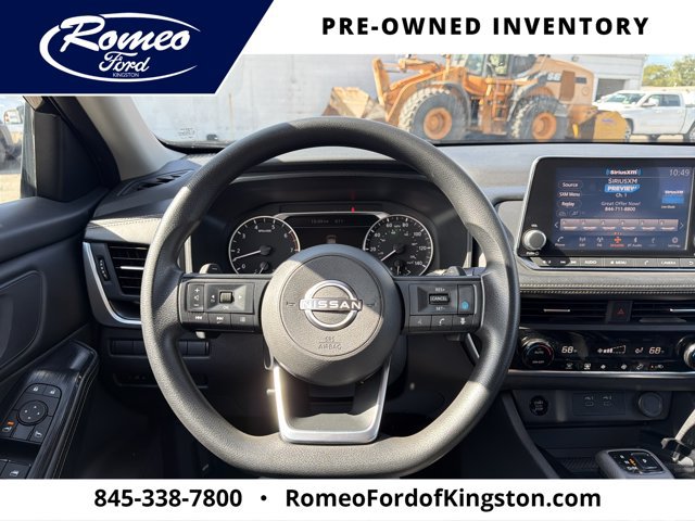 Used 2024 Nissan Rogue SV AWD/4WD image 13