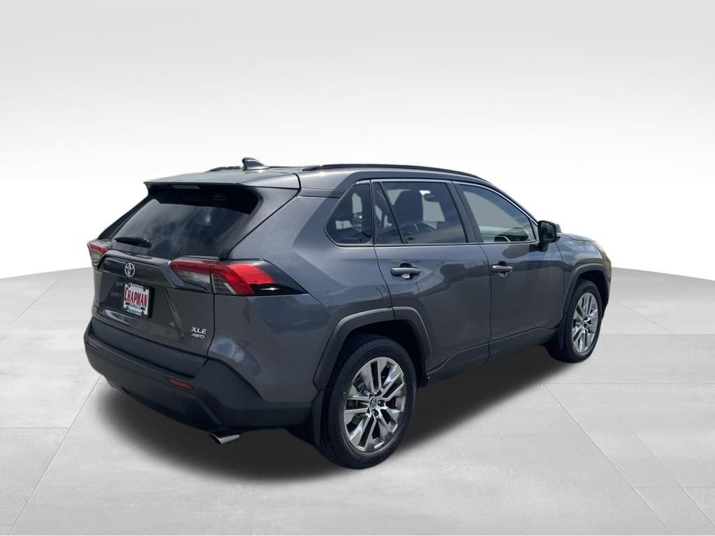 Used 2019 Toyota RAV4 XLE Premium w/ Cold Weather Package AWD/4WD image 11