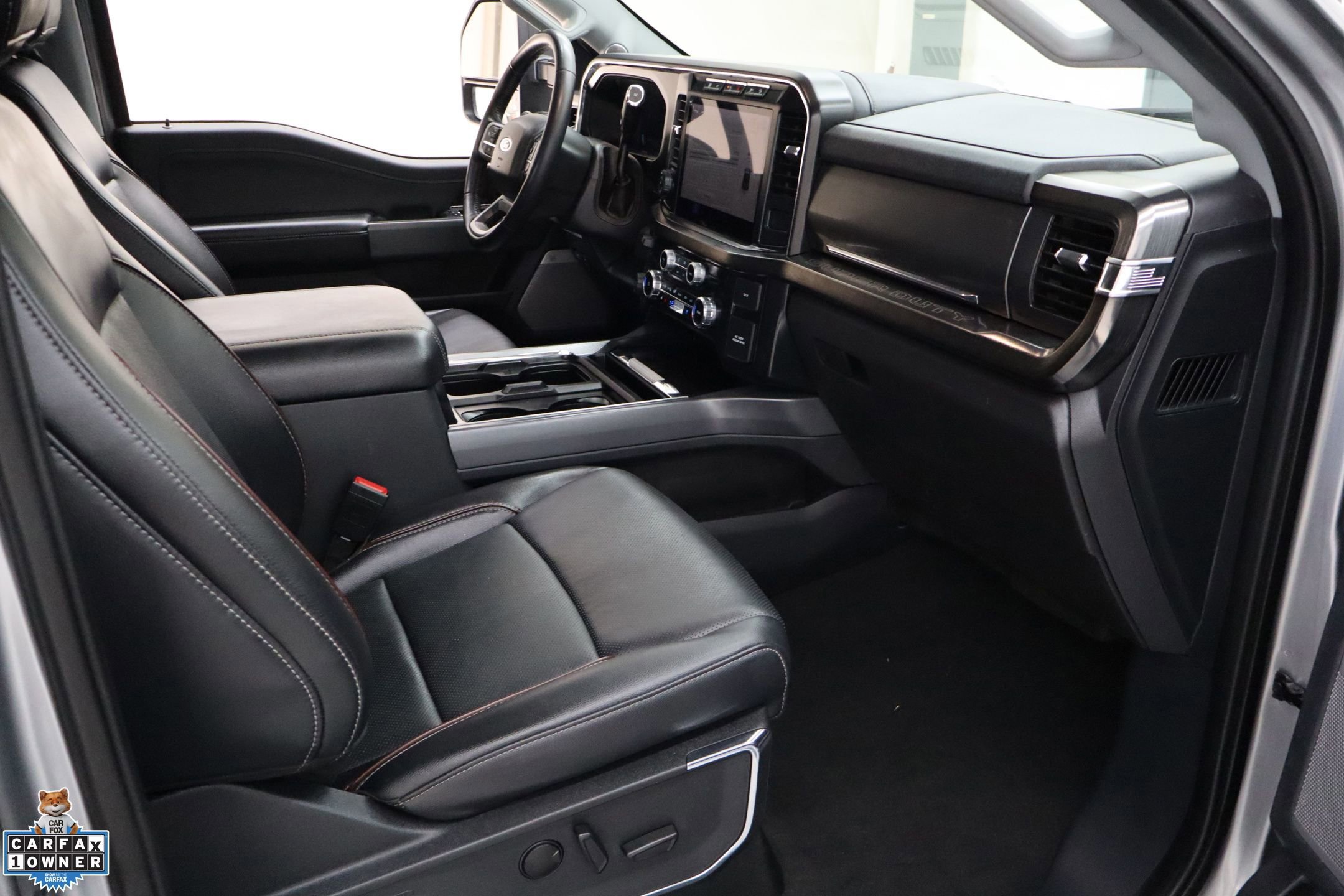 Certified 2024 Ford F250 Lariat w/ Lariat Ultimate Package image 32