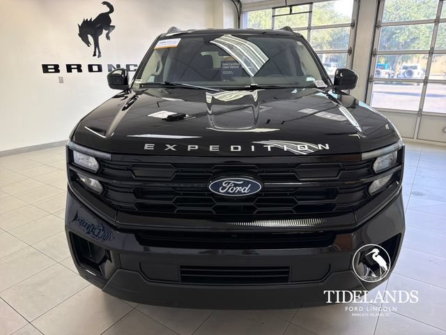 Certified 2025 Ford Expedition Active RWD image 3