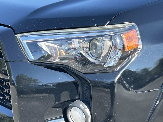 Used 2019 Toyota 4Runner SR5 AWD/4WD image 9