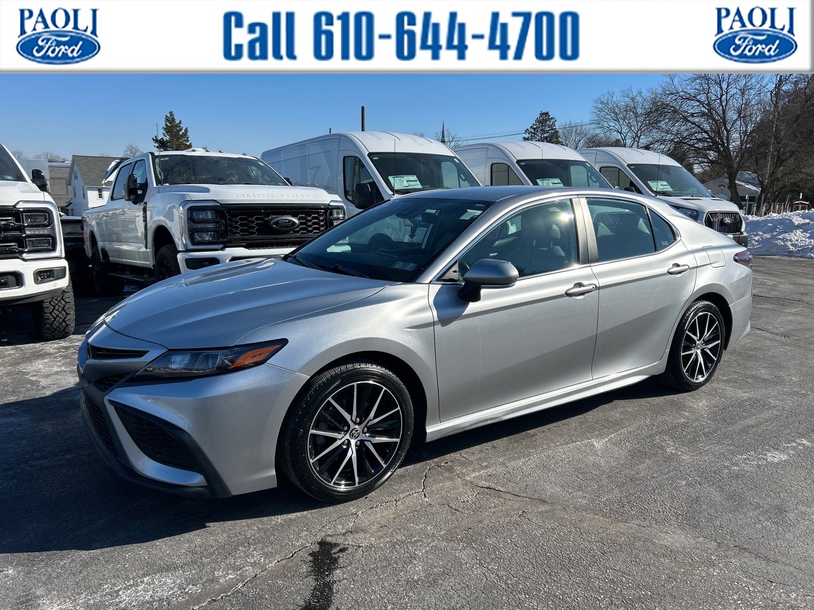 Used 2022 Toyota Camry SE image 1