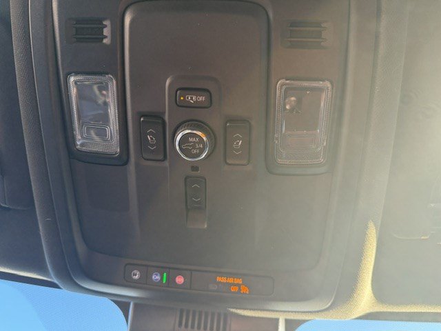 Used 2025 Chevrolet Tahoe Premier AWD/4WD image 25
