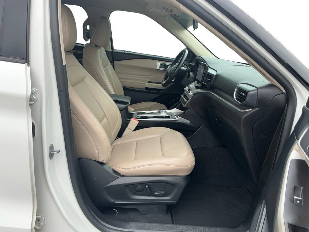 Certified 2022 Ford Explorer XLT w/ Equipment Group 202A RWD image 22