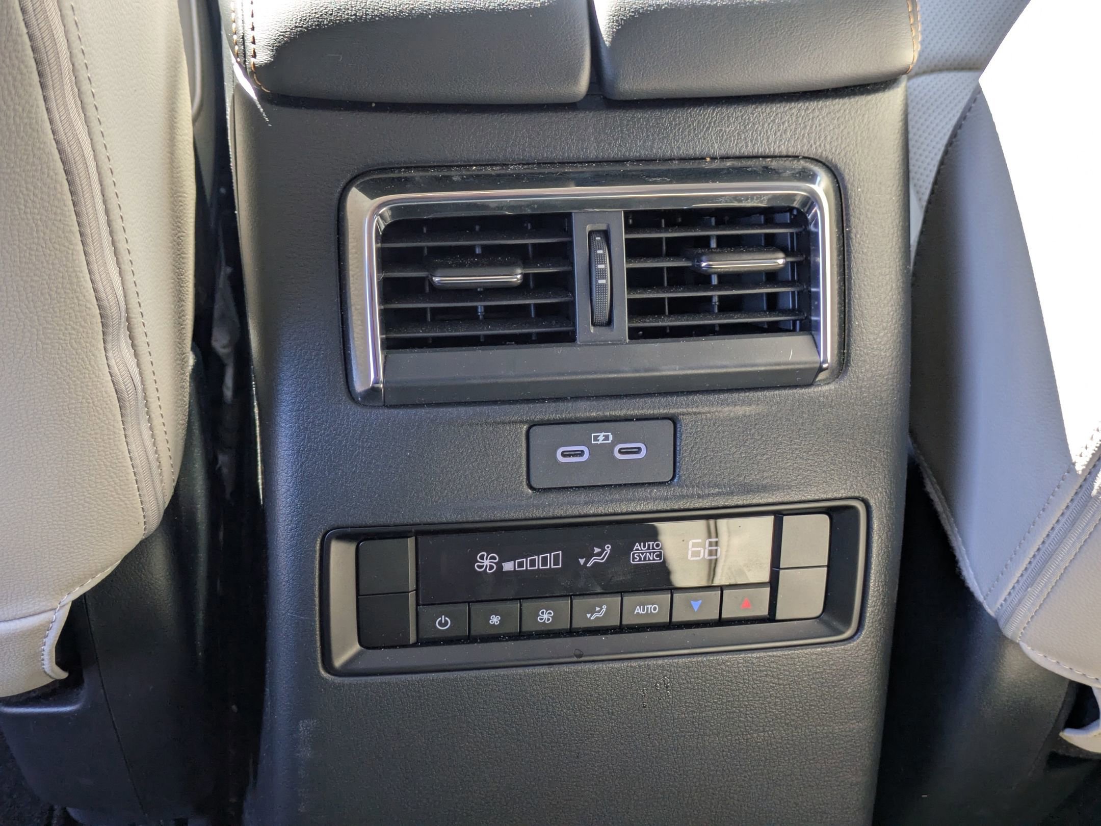 Used 2025 MAZDA CX-90 3.3 Turbo w/ Preferred Package image 29