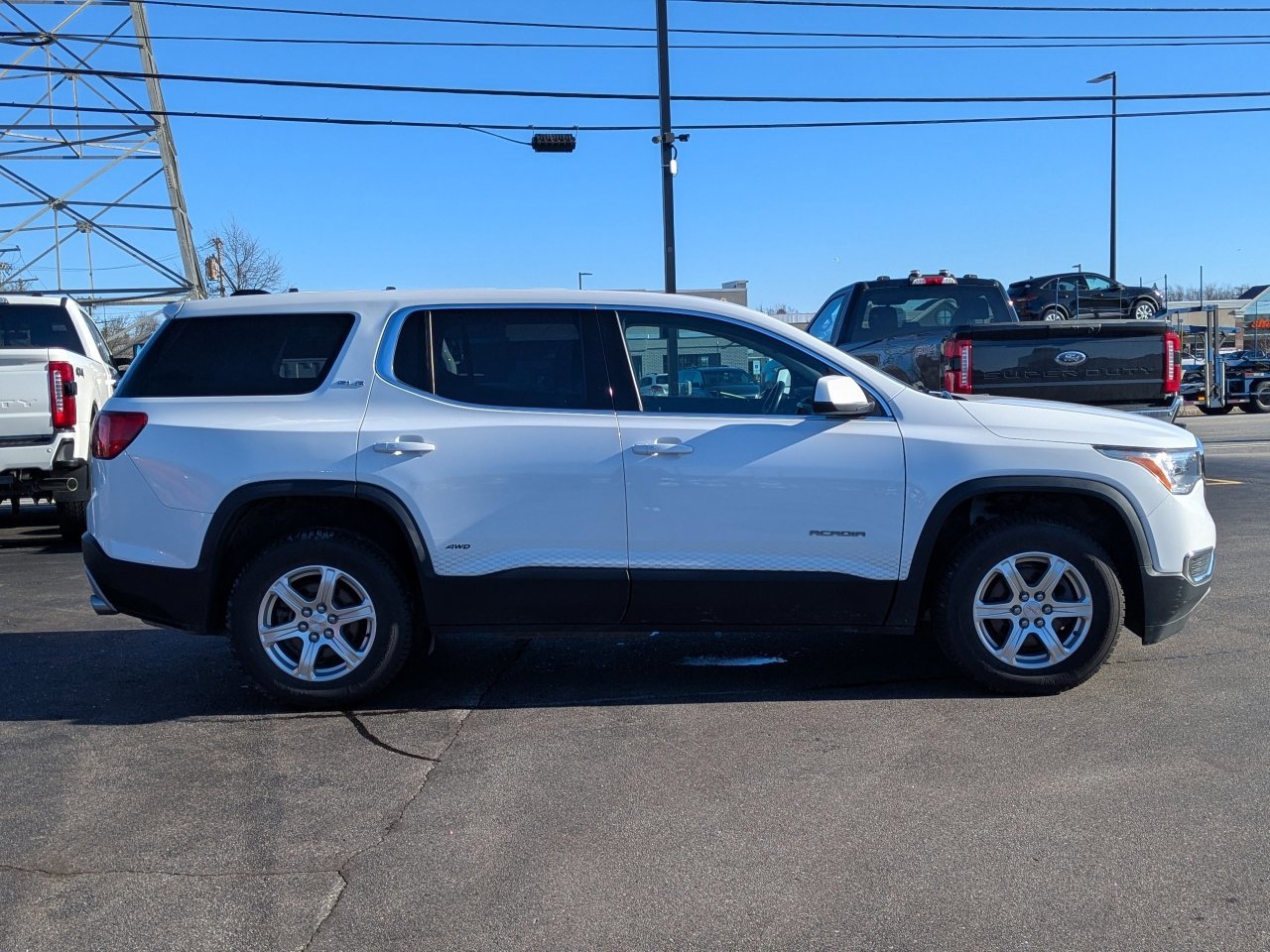 Used 2019 GMC Acadia SLE image 3