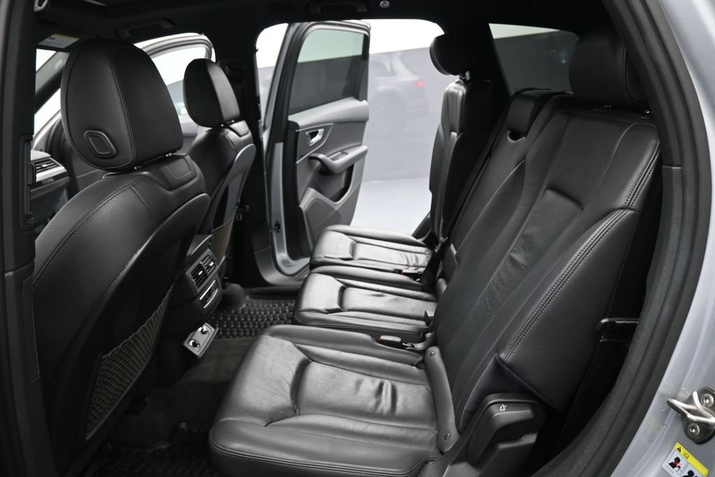 Used 2017 Audi Q7 3.0T Premium Plus w/ Premium Plus Package AWD/4WD image 21