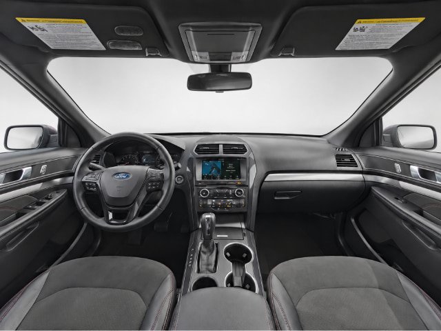 Certified 2018 Ford Explorer XLT w/ Equipment Group 202A FWD image 9