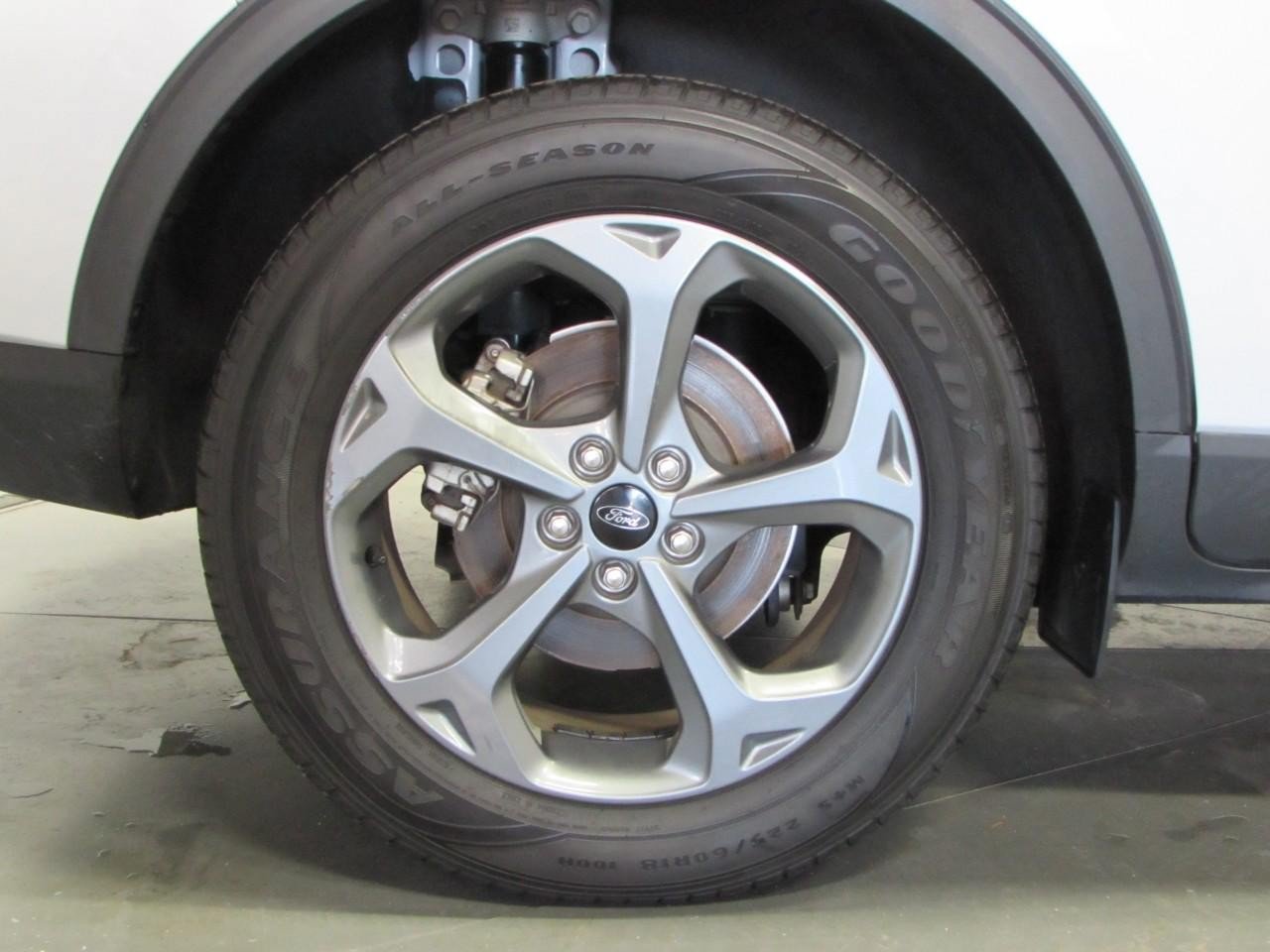 Certified 2025 Ford Escape ST-Line Select AWD/4WD image 9