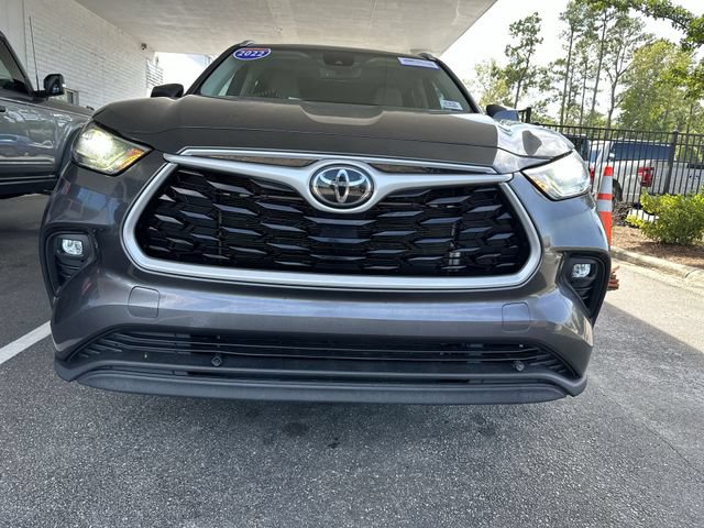 Used 2022 Toyota Highlander XLE FWD image 9