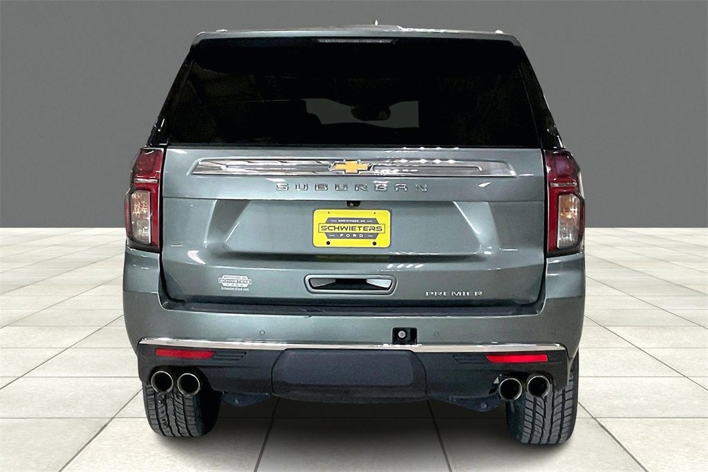 Used 2023 Chevrolet Suburban Premier image 3