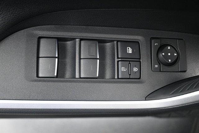 Used 2025 Toyota RAV4 XSE AWD/4WD image 7