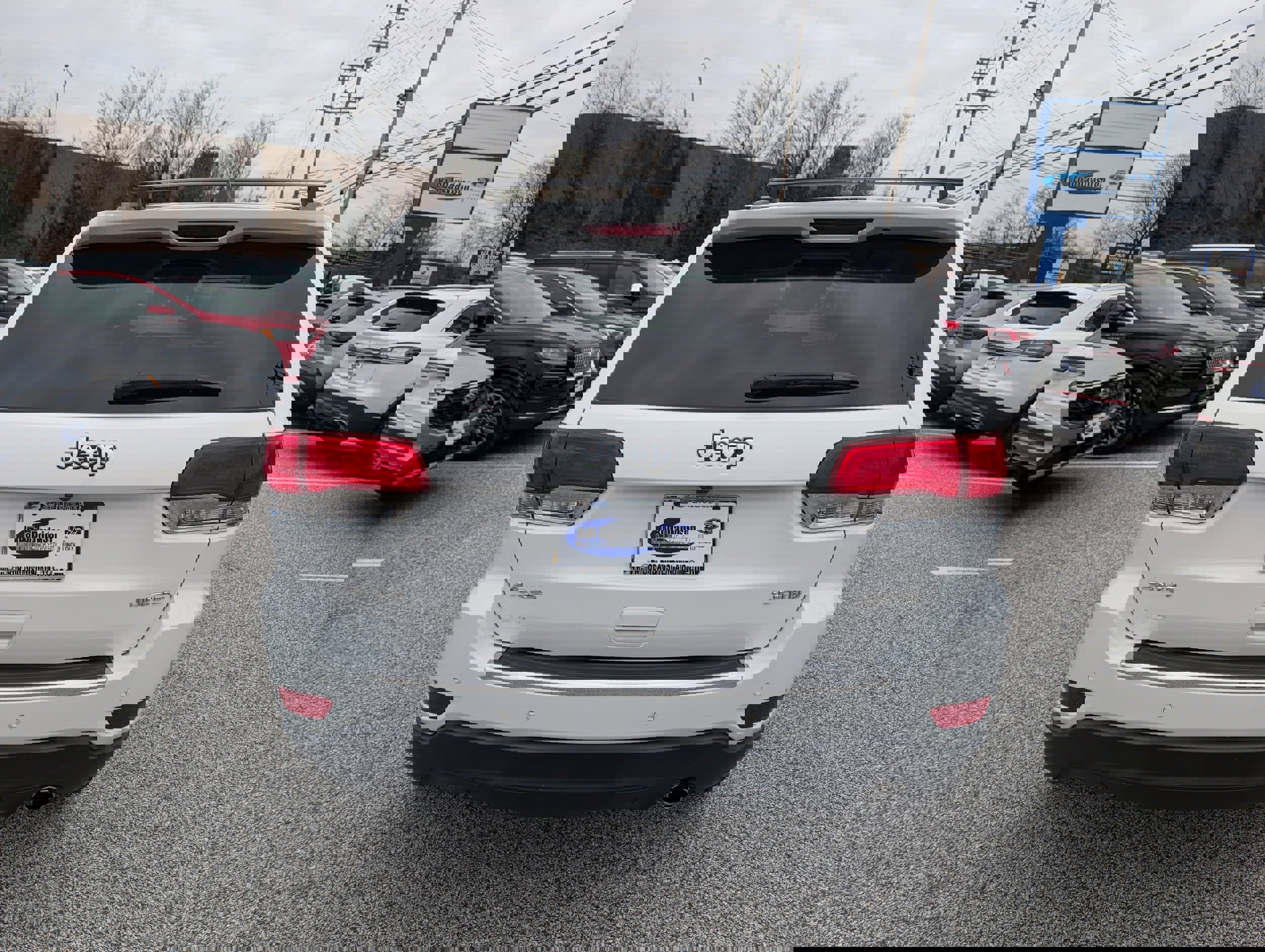 Used 2017 Jeep Grand Cherokee Limited image 6