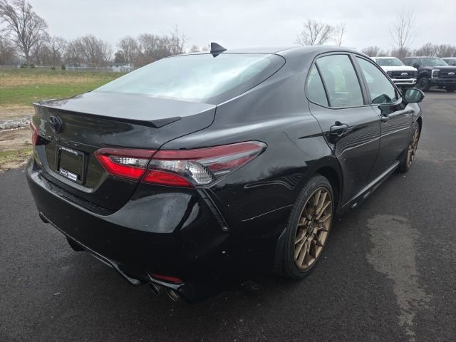 Used 2023 Toyota Camry SE w/ Convenience Package image 4