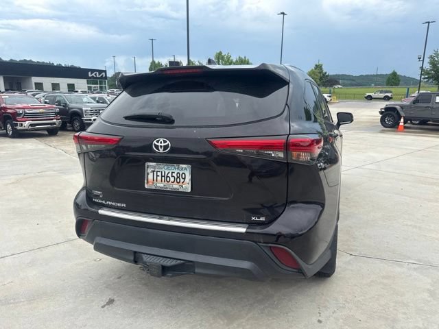 Used 2021 Toyota Highlander XLE FWD image 15