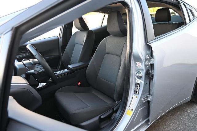Used 2024 Toyota Prius LE FWD image 19