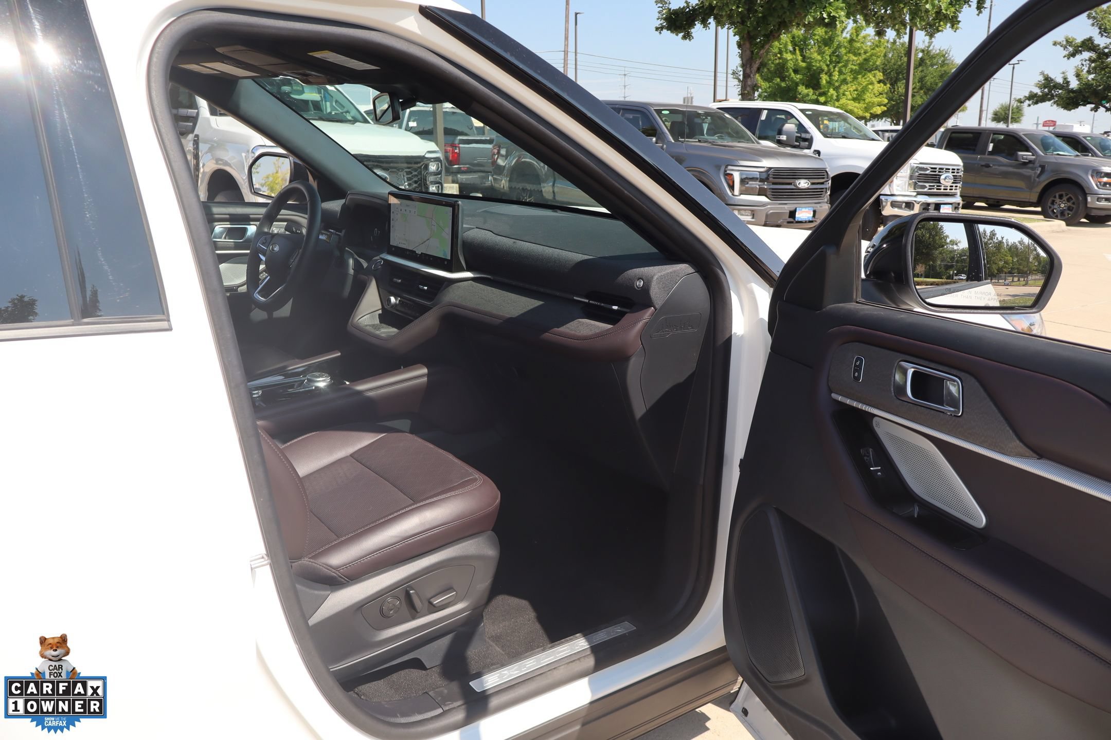 Certified 2025 Ford Explorer Platinum RWD image 31