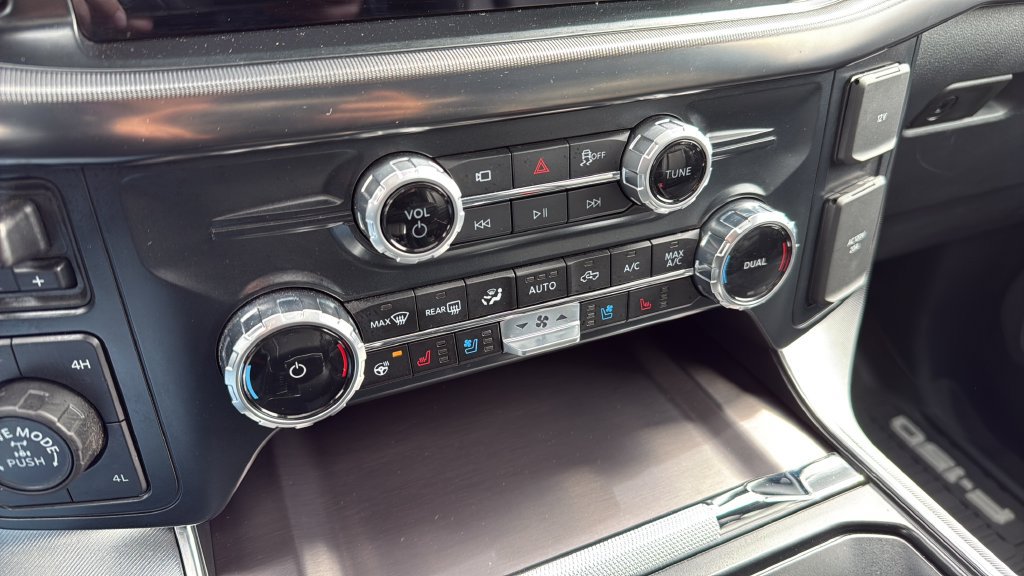 Certified 2025 Ford F150 Platinum AWD/4WD image 29