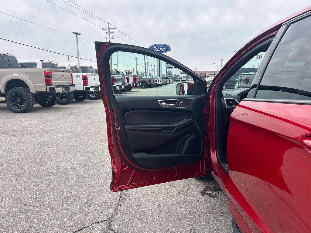Certified 2023 Ford Edge ST-Line image 12