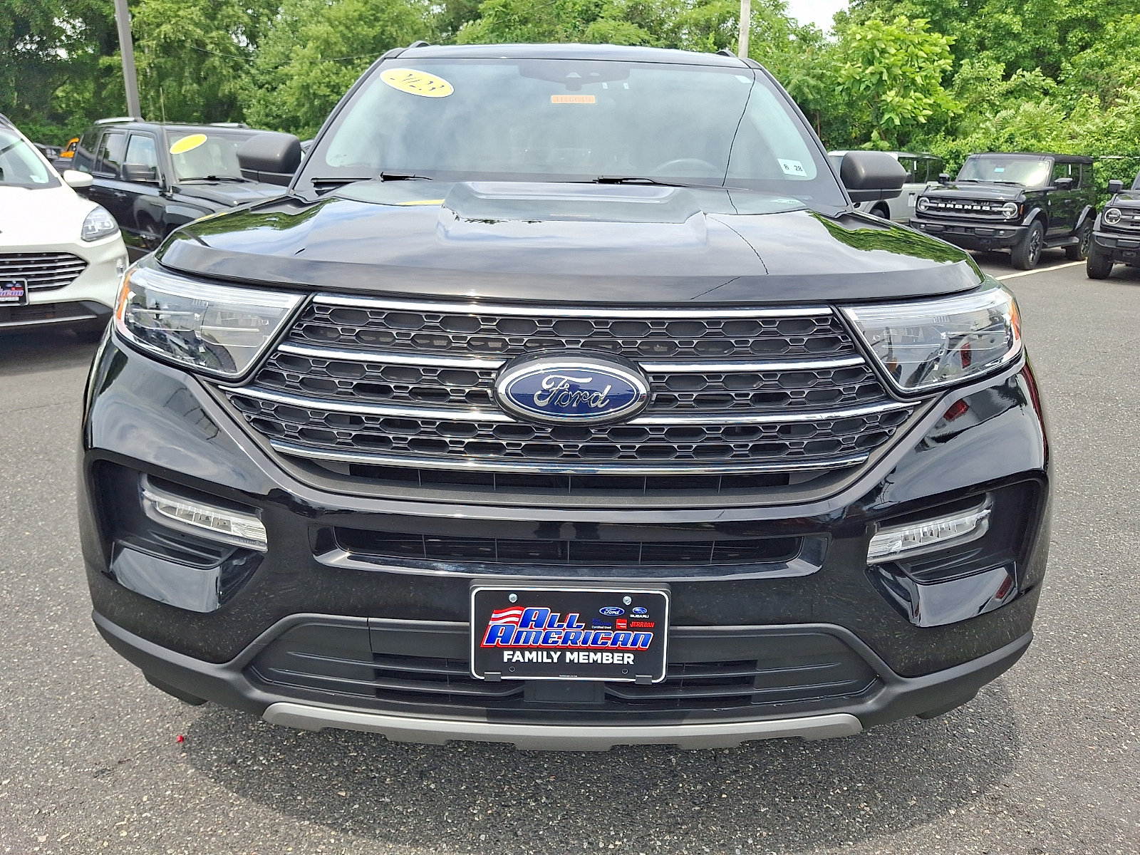 Certified 2023 Ford Explorer XLT w/ Equipment Group 202A AWD/4WD image 3