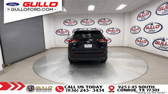 Used 2021 Toyota RAV4 XLE Premium FWD image 7