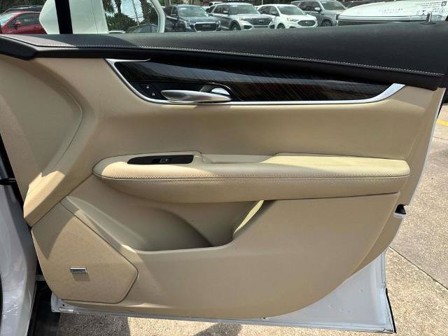 Used 2019 Cadillac XT5 FWD image 13