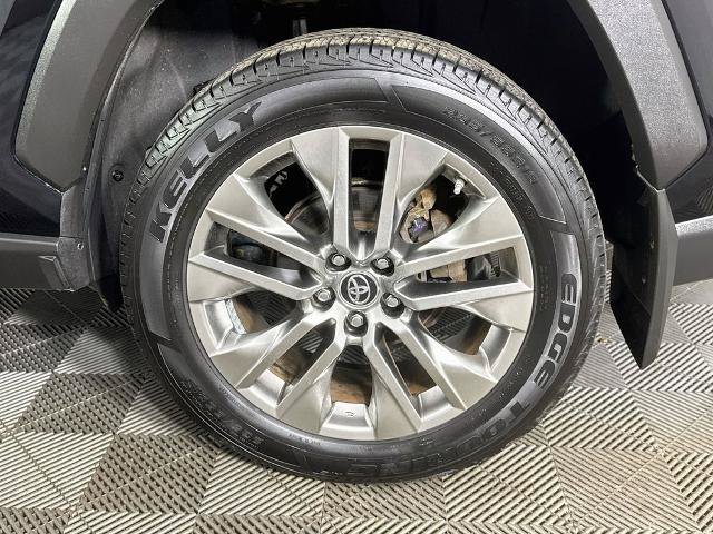 Used 2019 Toyota RAV4 XLE Premium w/ Cold Weather Package AWD/4WD image 31