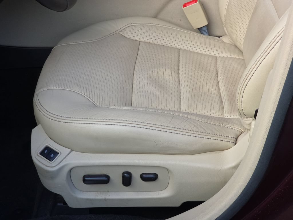 Certified 2018 Ford Taurus Limited w/ Driver Assist Package FWD image 26