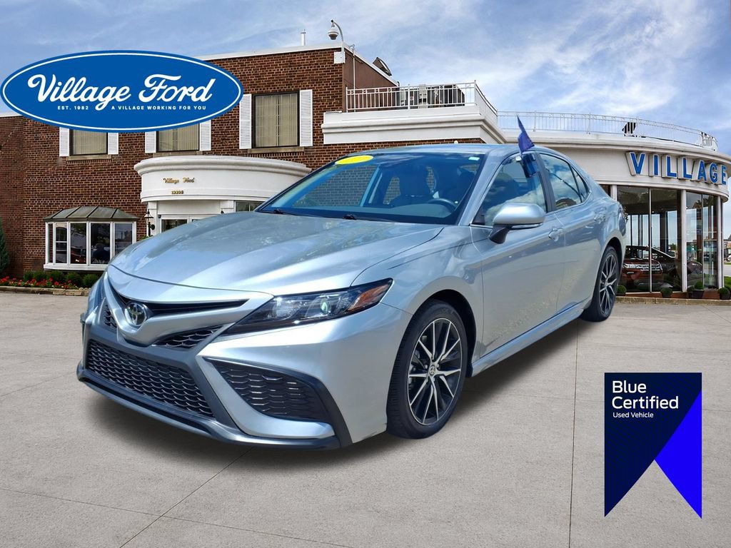 Used 2024 Toyota Camry SE w/ Cold Weather Package